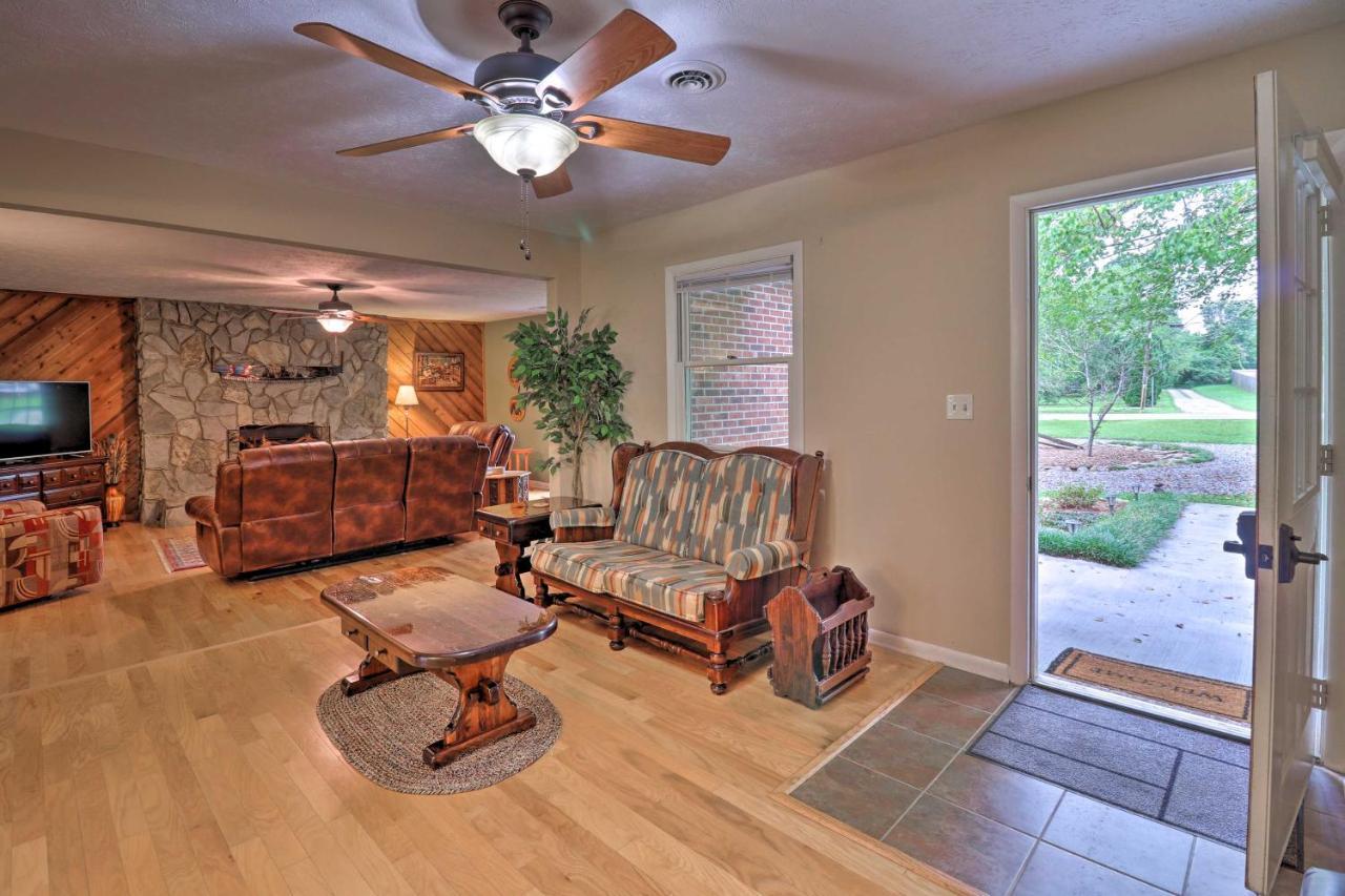Hendersonville Home With Fire Pit 5 Mi To Downtown! Ngoại thất bức ảnh