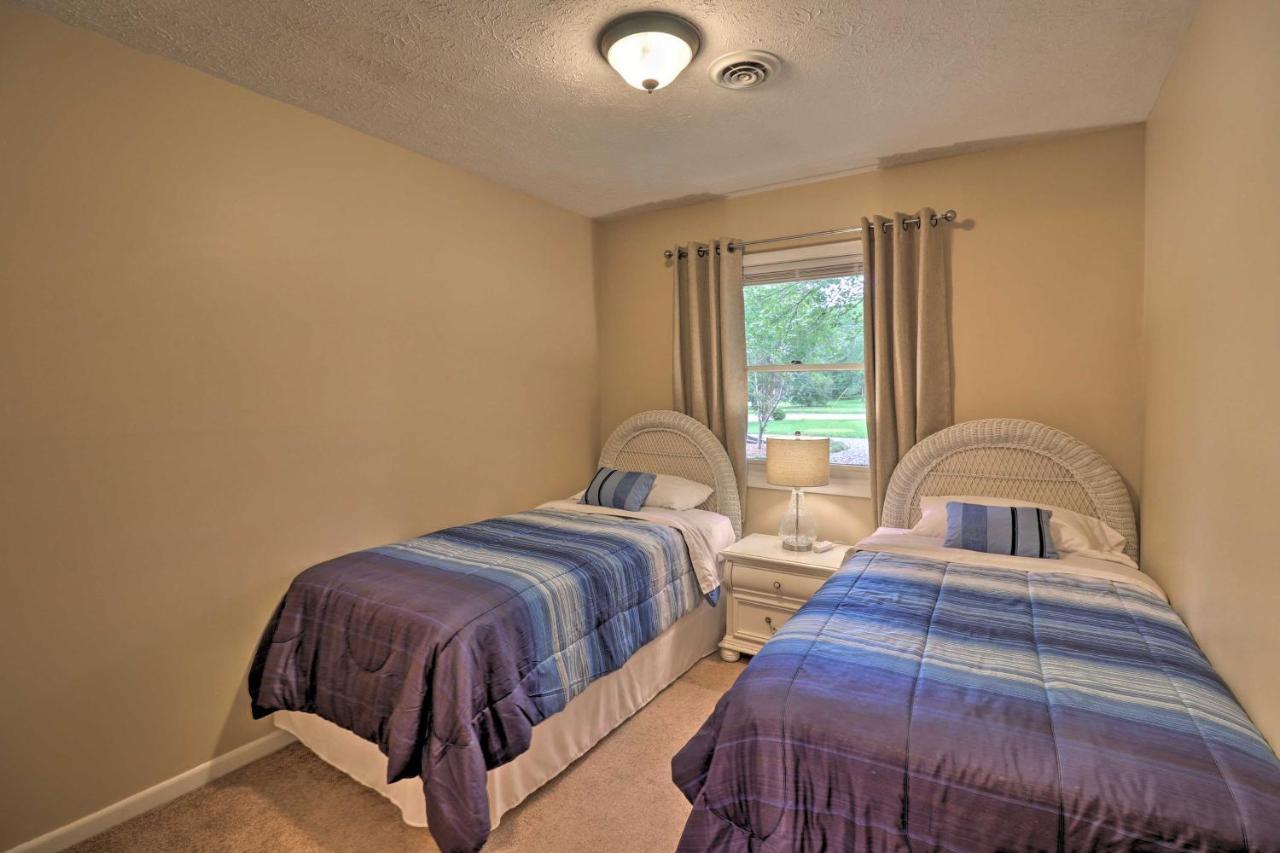 Hendersonville Home With Fire Pit 5 Mi To Downtown! Ngoại thất bức ảnh