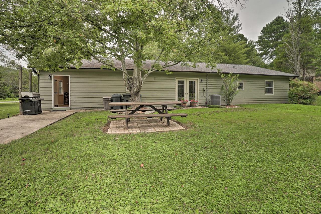 Hendersonville Home With Fire Pit 5 Mi To Downtown! Ngoại thất bức ảnh
